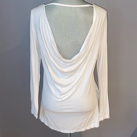 Fabletics Tops - Woman's Fabletics White Open Back Long Sleeve Top